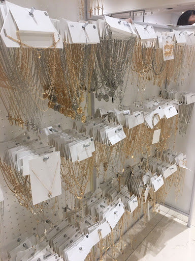 Clothing Store «Forever 21», reviews and photos, 757 Spectrum Center Dr, Irvine, CA 92618, USA