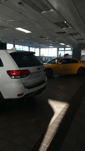 Car Dealer «Northland Chrysler Jeep Dodge RAM», reviews and photos, 14100 W 8 Mile Rd, Oak Park, MI 48237, USA