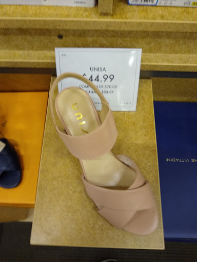 Shoe Store «DSW Designer Shoe Warehouse», reviews and photos, 7896 Dublin Blvd, Dublin, CA 94568, USA