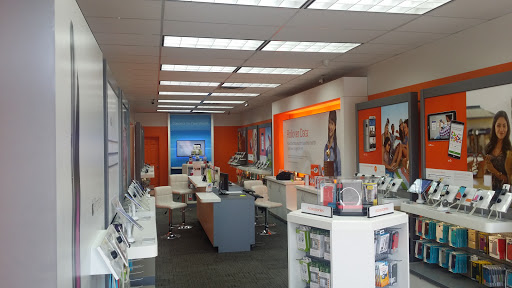 Cell Phone Store «AT&T Authorized Retailer», reviews and photos, 654 N Wellwood Ave, Lindenhurst, NY 11757, USA