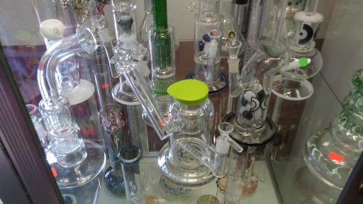 Tobacco Shop «One Love Tobacco & Gifts», reviews and photos, 7116 Gulf Blvd, St Pete Beach, FL 33706, USA