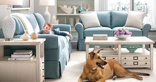 Furniture Store «Raymour & Flanigan Furniture and Mattress Clearance Center», reviews and photos, 8015 Oswego Rd, Liverpool, NY 13090, USA