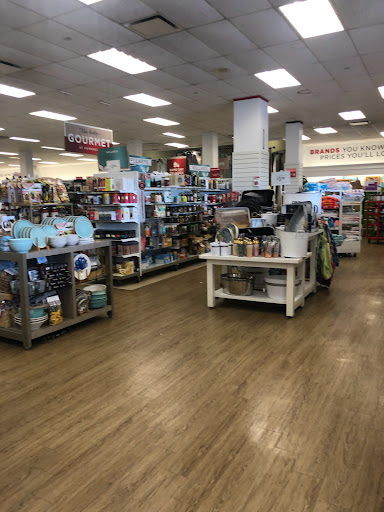 Department Store «Marshalls & HomeGoods», reviews and photos, 701 NJ-440, Jersey City, NJ 07304, USA