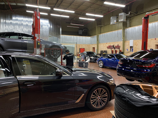AUTOMOBILIA AUTO SALON en West Haven
