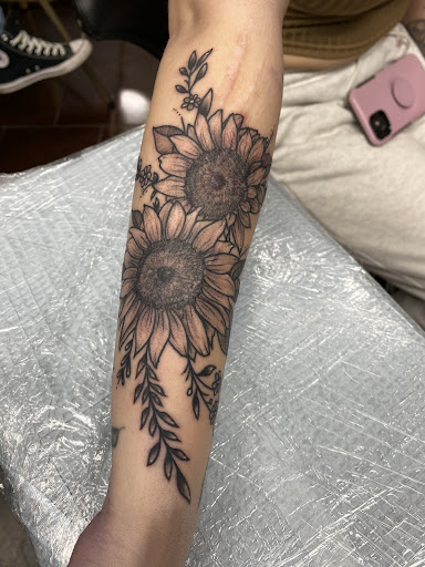 Explore female memorial tattoo ideas, creative tattoo ideas in Rome, available at Eternal Expressions