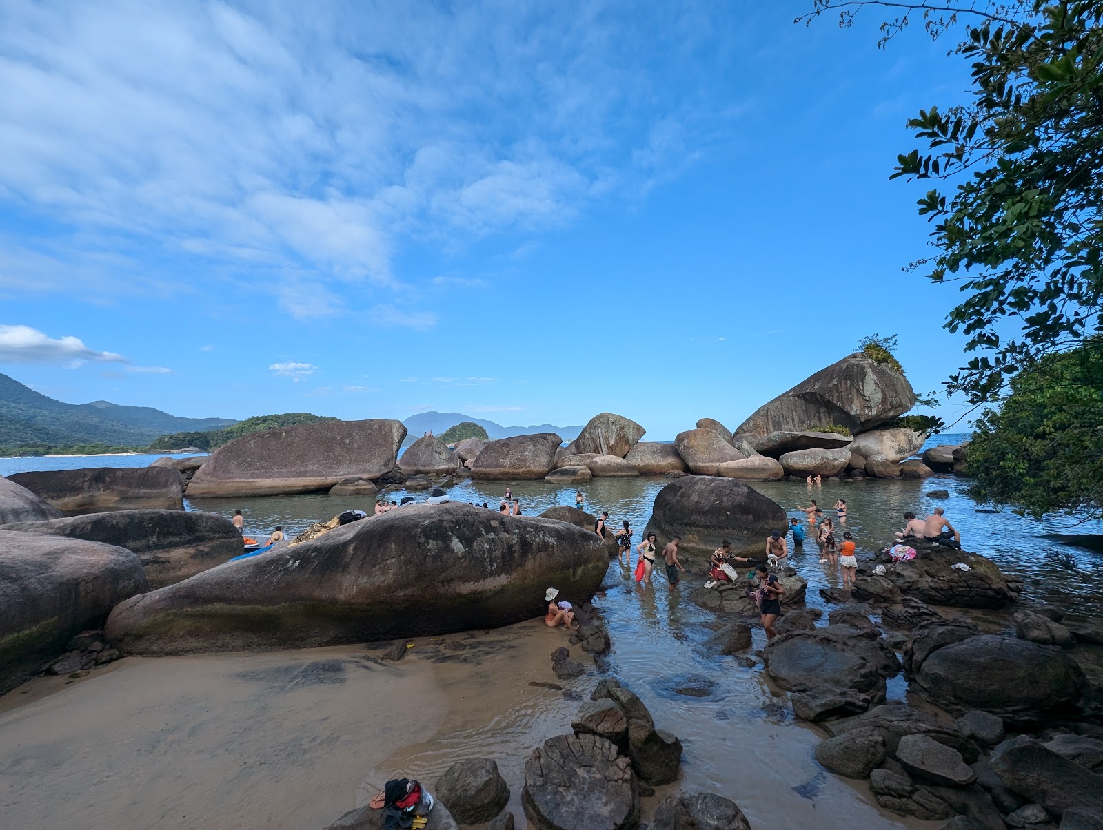 Foto von Piscina Natural do Cachadaco befindet sich in natürlicher umgebung