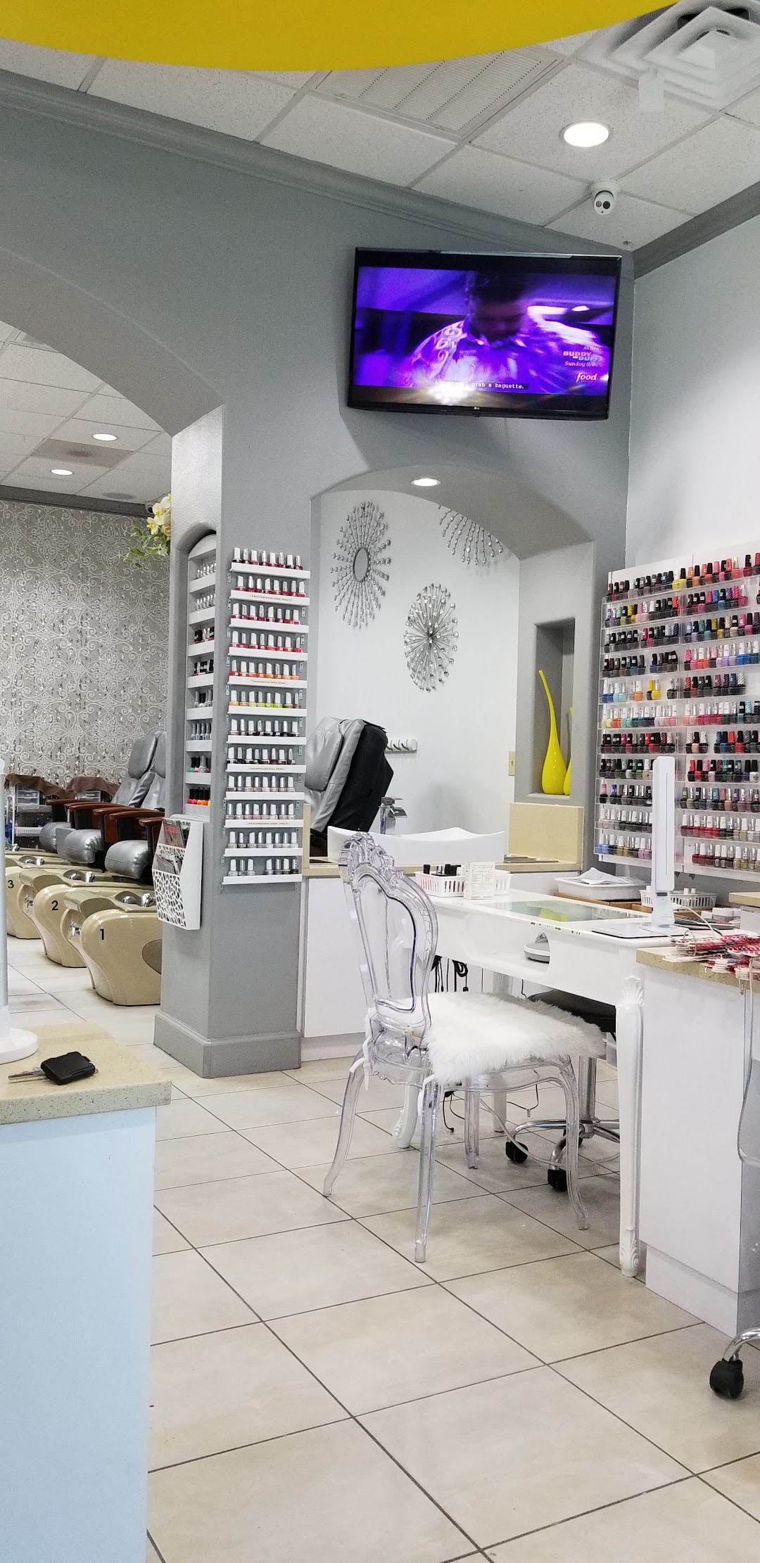 Dazzle Nails & Spa