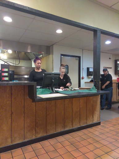 Pizza Restaurant «Round Table Pizza», reviews and photos, 10375 Folsom Blvd, Rancho Cordova, CA 95670, USA