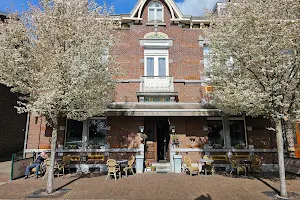 Hotel Café Le Bonheur image