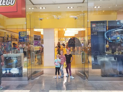 Toy Store «The LEGO Store», reviews and photos, 55 W County Center Dr, Des Peres, MO 63131, USA