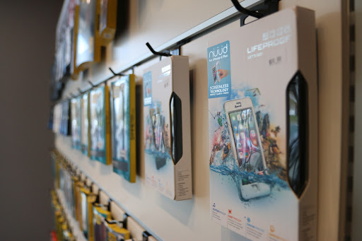 Electronics Repair Shop «uBreakiFix», reviews and photos, 3654 S 27th St, Milwaukee, WI 53221, USA