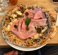 Pizza du Restaurant italien Mamaioa - Pizza Napolitaine au Feu de Bois à Paris - n°4