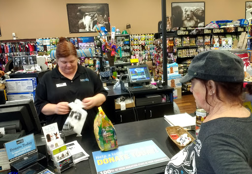 Pet Store «Pet Valu», reviews and photos, 4115 Mountain Rd #4193, Pasadena, MD 21122, USA
