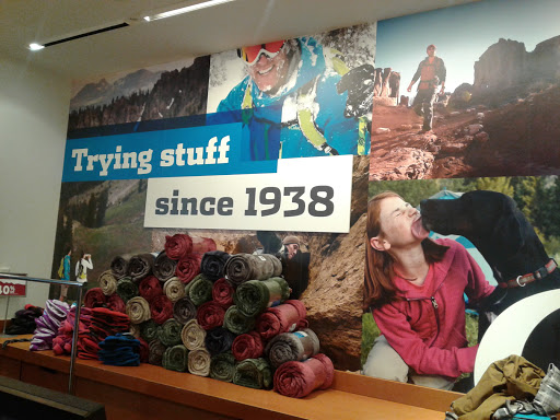 Sportswear Store «Columbia Sportswear Outlet Store at Tanger Outlet Center», reviews and photos, 6699 N Landmark Dr e, Park City, UT 84098, USA