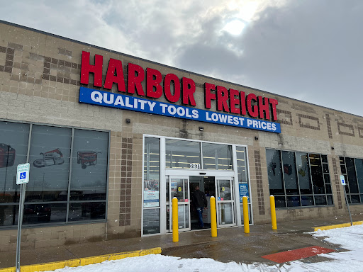 Hardware Store «Harbor Freight Tools», reviews and photos, 2931 W Shore Dr, Holland, MI 49424, USA