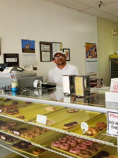 Donut Shop «Donut Palace», reviews and photos, 113 S Interstate Hwy 35, New Braunfels, TX 78130, USA