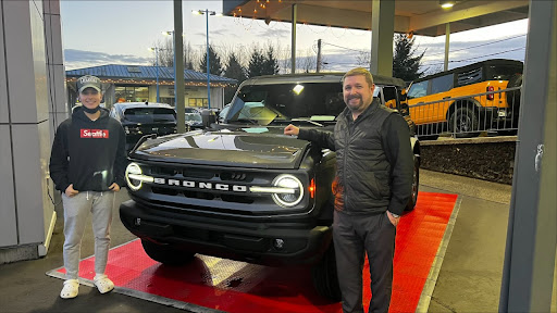 Car Dealer «Bowen Scarff Ford Lincoln», reviews and photos, 1157 Central Ave N, Kent, WA 98032, USA