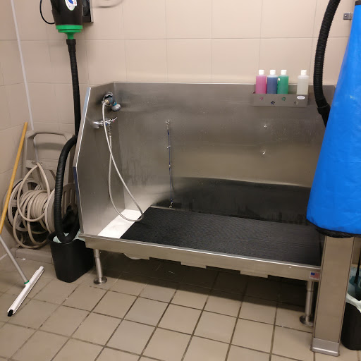 Pet Supply Store «Pet Supplies Plus», reviews and photos, 803 Hillcrest Rd, Mobile, AL 36695, USA