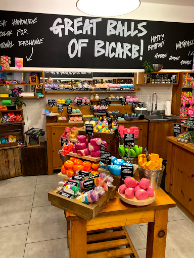 Cosmetics Store «LUSH Fresh handmade cosmetics», reviews and photos, 605 Lincoln Rd B, Miami Beach, FL 33139, USA