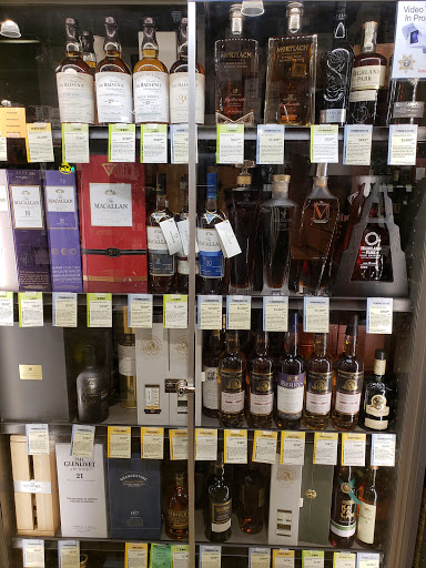 Wine Store «Total Wine & More», reviews and photos, 17300 W Bluemound Rd #200, Brookfield, WI 53045, USA