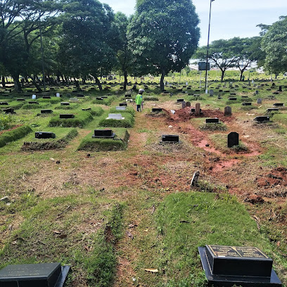 Makam Oma Iffah & Opa Muchlis