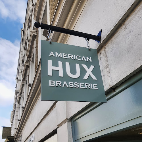 Hux American Brasserie - Restaurant