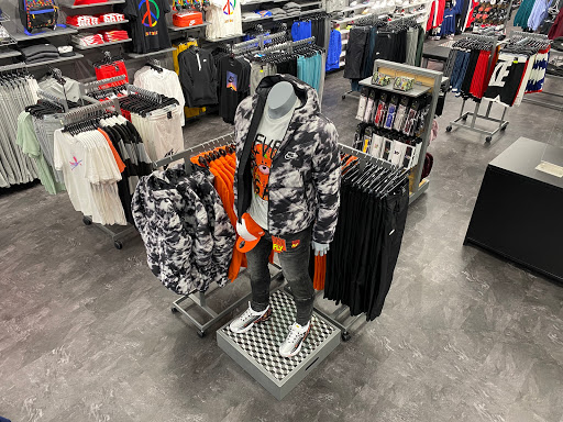 Shoe Store «Hibbett Sports», reviews and photos, 3517 Memorial Dr, Decatur, GA 30032, USA