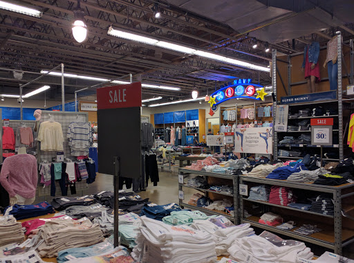 Clothing Store «Old Navy», reviews and photos, 3115 SW Cedar Hills Blvd, Beaverton, OR 97005, USA