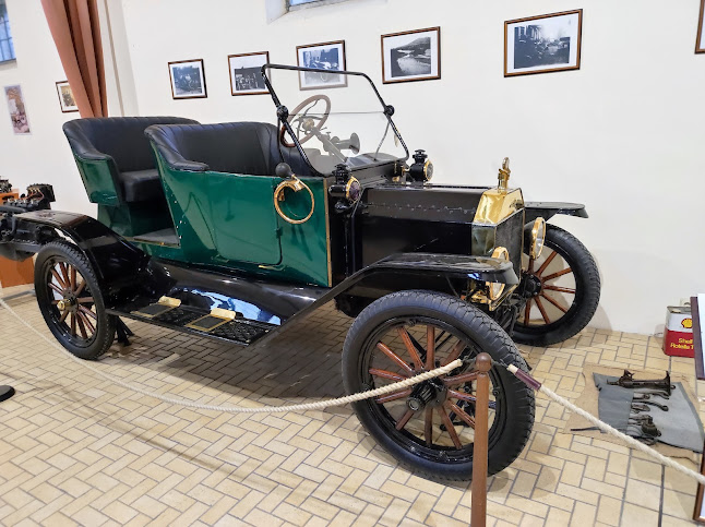 Comentarii opinii despre Hintó Múzeum, Helikon Kastélymúzeum