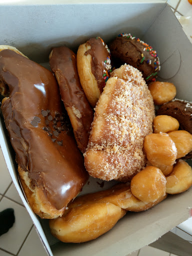 Donut Shop «Honeys Donuts», reviews and photos, 4801 Laguna Blvd # 102, Elk Grove, CA 95758, USA