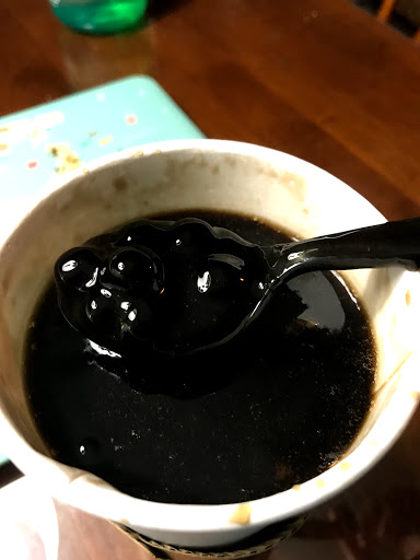 Hot grass jelly with boba. Yummy!!!