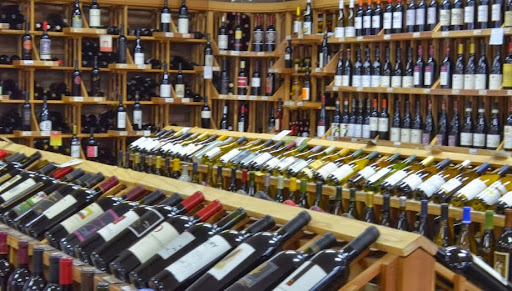 Liquor Store «LIQUOR N WINE | Dixon, IL», reviews and photos, 840 N Galena Ave, Dixon, IL 61021, USA