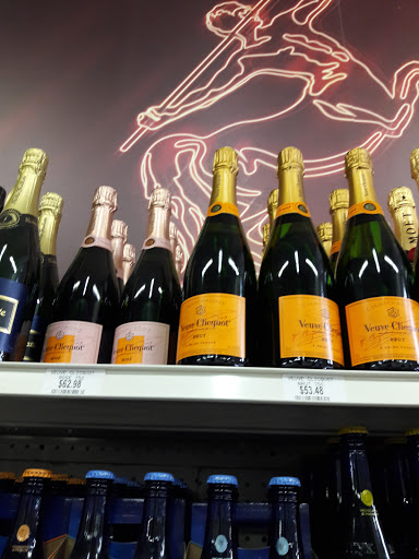 Liquor Store «Liquor Warehouse», reviews and photos, 2125 E Division St, Arlington, TX 76011, USA