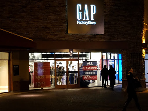 Clothing Store «Gap Outlet», reviews and photos, 1001 N Arney Rd, Woodburn, OR 97071, USA