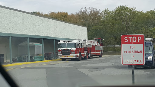 Grocery Store «Hannaford Supermarket», reviews and photos, 100 Plaza Rd, Kingston, NY 12401, USA