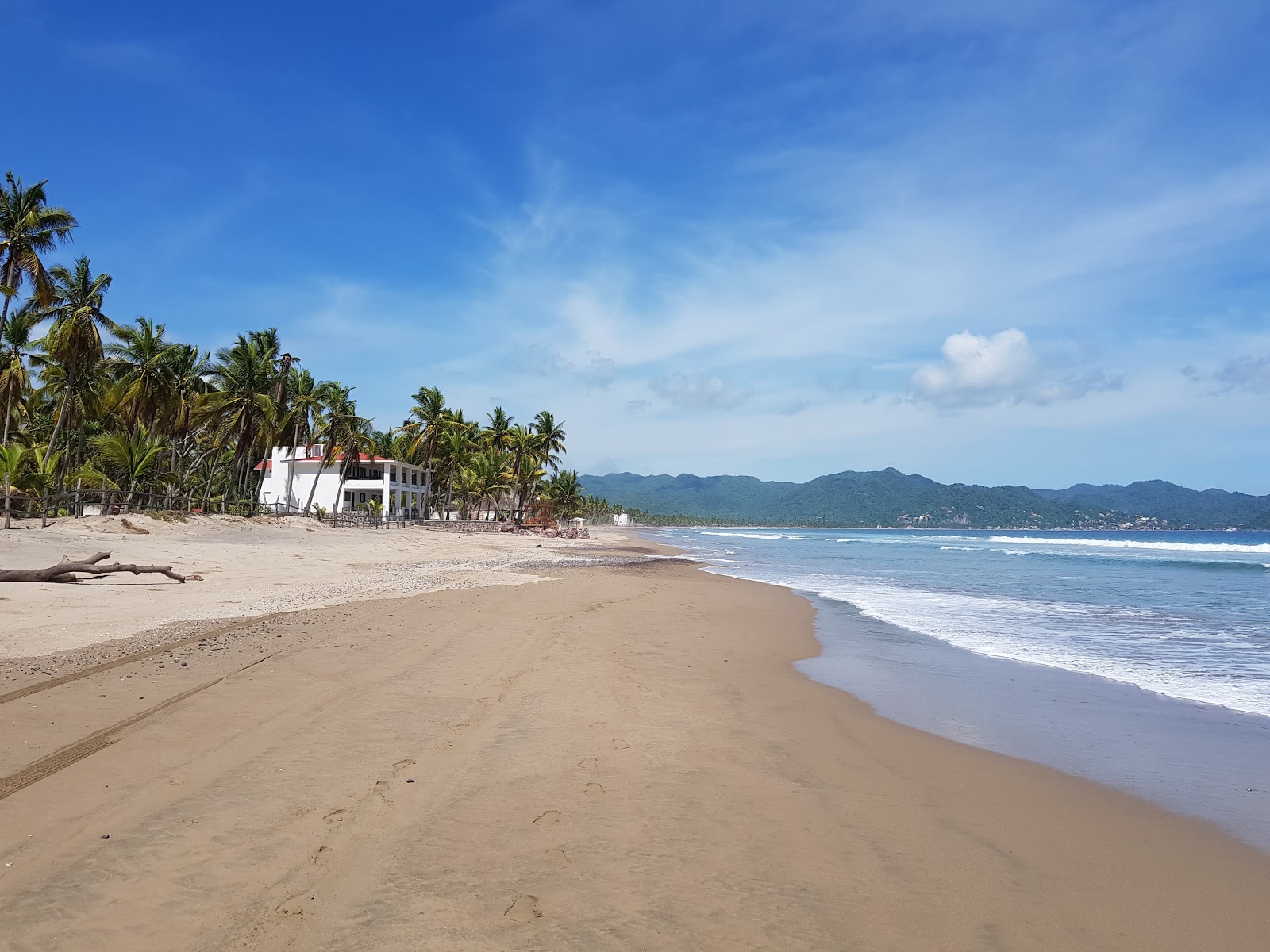 Foto af Boca De Iguanas med fin brunt sand overflade