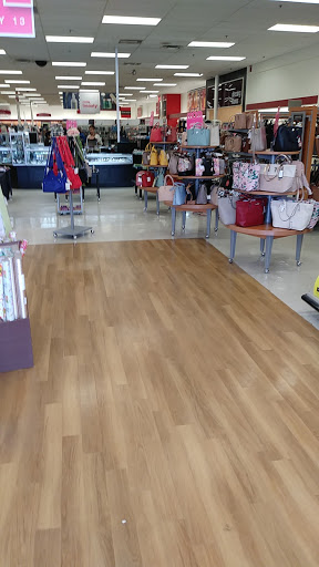 Department Store «T.J. Maxx», reviews and photos, 4 Plaistow Rd, Plaistow, NH 03865, USA