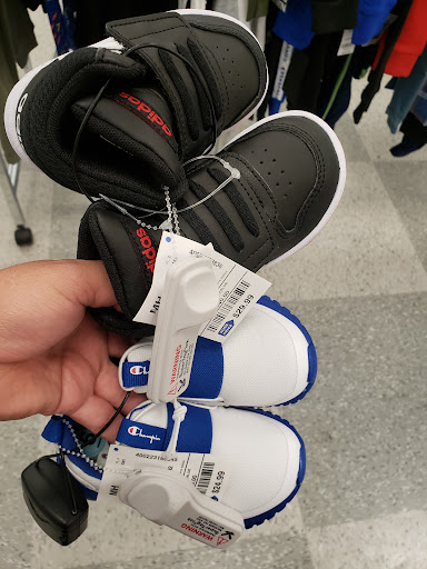 Clothing Store «Ross Dress for Less», reviews and photos, 455 S Wadsworth Blvd, Lakewood, CO 80226, USA