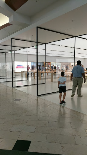 Computer Store «Apple Annapolis», reviews and photos, 1735 Annapolis Mall Rd, Annapolis, MD 21401, USA