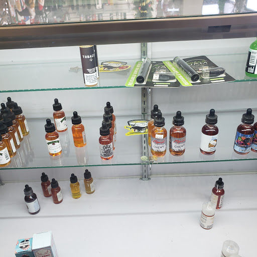 Tobacco Shop «Exit 1 Tobacco», reviews and photos, 135 S Broadway, Salem, NH 03079, USA