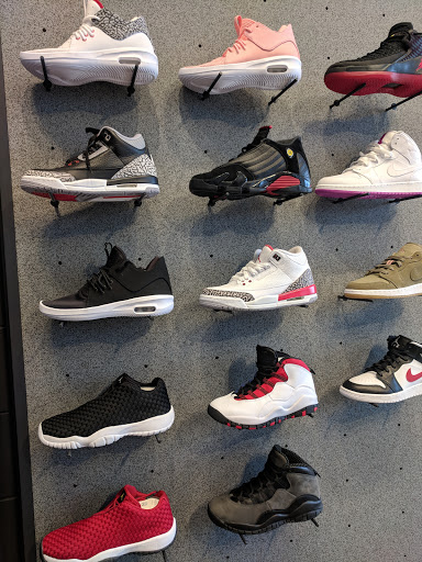 Clothing Store «Nike The Grove», reviews and photos, 189 The Grove Dr, Los Angeles, CA 90036, USA