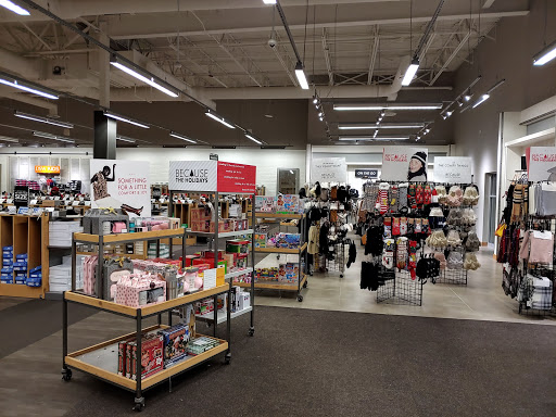 Shoe Store «DSW Designer Shoe Warehouse», reviews and photos, 23171 W Outer Dr, Allen Park, MI 48101, USA