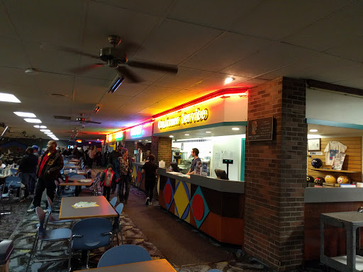 Bowling Alley «Plaza Lanes», reviews and photos, 2701 Douglas Ave, Des Moines, IA 50310, USA
