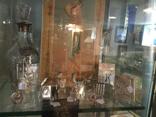 Antique Store «Roosevelt Road Antiques & Consignments», reviews and photos, 3720 Roosevelt Rd, Kenosha, WI 53142, USA