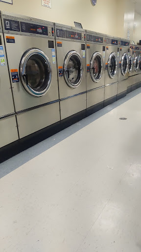 Laundromat «MR. SUDS LAUNDROMAT», reviews and photos, 443 S Evergreen Ave, Woodbury, NJ 08096, USA