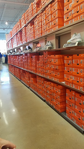 Sporting Goods Store «Nike Factory Store», reviews and photos, 25 Meadow Cir Dr, Lake St Louis, MO 63367, USA