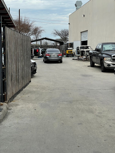 Auto Body Shop «Loredo Paint & Body Shop», reviews and photos, 1232 Triplett, San Antonio, TX 78216, USA
