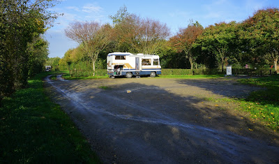 aire de services camping car à Montsûrs