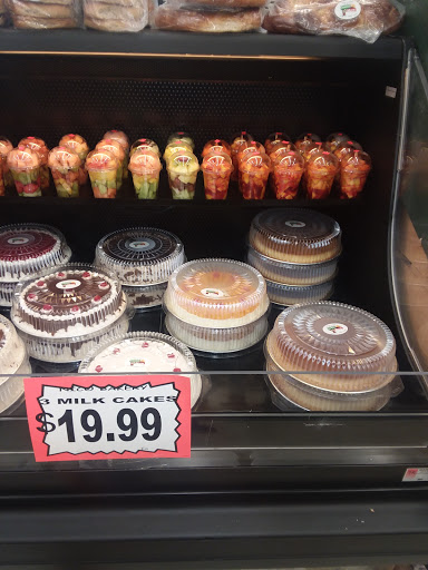 Supermarket «Supermarket La Villa», reviews and photos, 5020 W Fullerton Ave, Chicago, IL 60639, USA