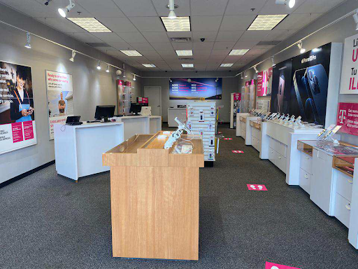 Cell Phone Store «Sprint Store», reviews and photos, 700 Wethersfield Ave c, Hartford, CT 06114, USA